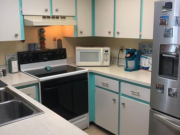 4th image of 101 N Pine St APT 1