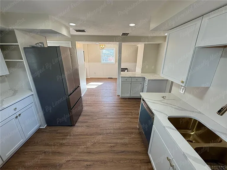 675 Wright St — Photo 10