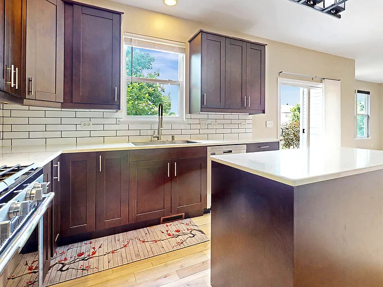2437 Sir Barton Ln — Photo 8
