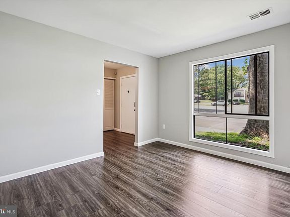 3rd image of 36 Simeon Ln