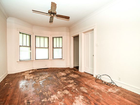 5th image of 2925 N Oak Park Ave