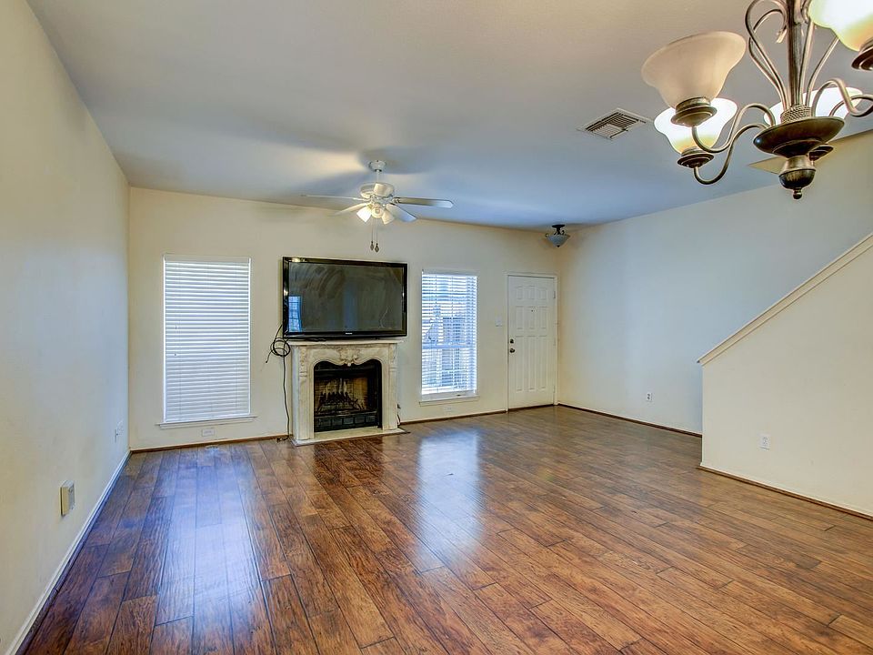 1st image of 17423 Red Oak Dr