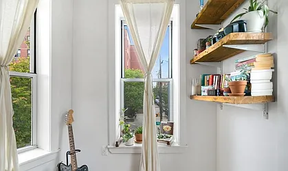 Rented by L Rose Realty (Brokerage)