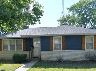 304 W Olive St, Bolivar, MO 65613