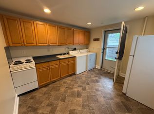 1061 Dekalb St APT 1, Bridgeport, PA 19405