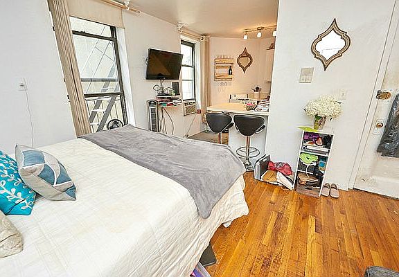 4th image of 20 King St #2A