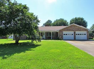 611 Robin Hood Cir, Chaffee, MO 63740