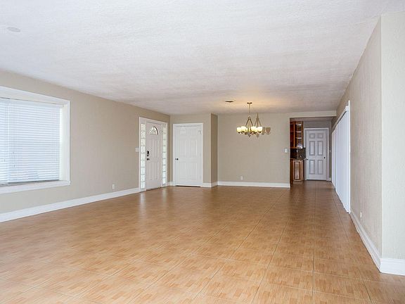 4th image of 1448 NE 57th Pl #4