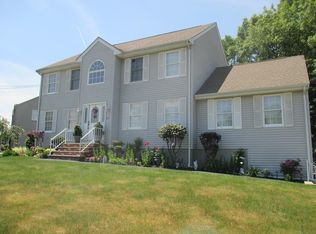 25 Ashleigh Ter, Taunton, MA 02780