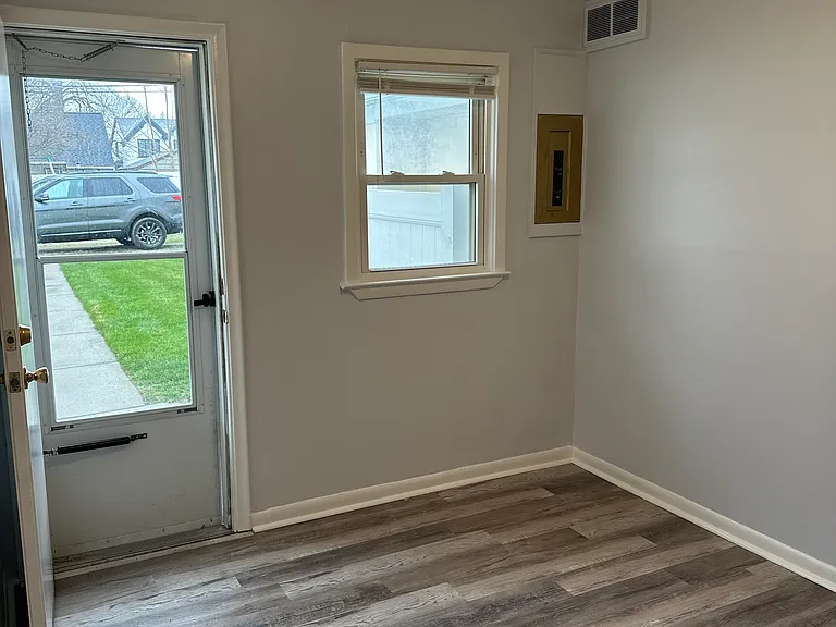 761 Adams St — Photo 13