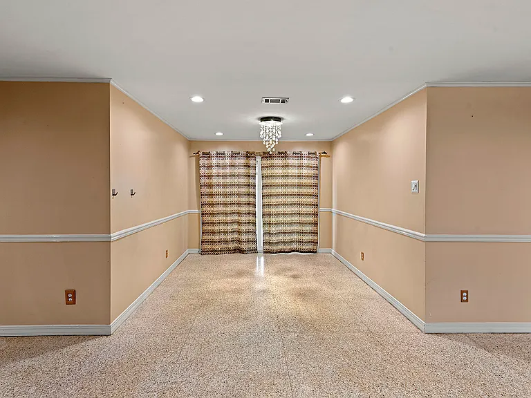 4505 Laplace St — Photo 14