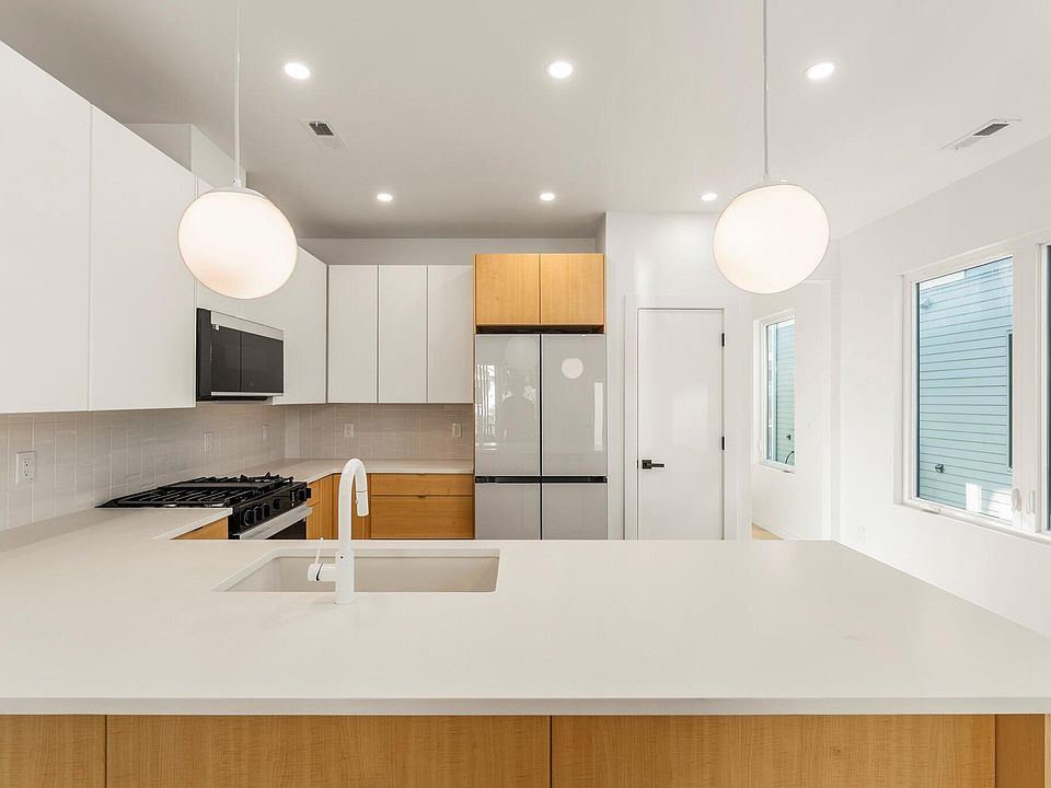 1st image of 409 Alston #102