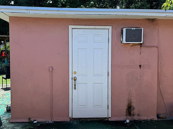 3rd image of 12313 NE 11th Ct