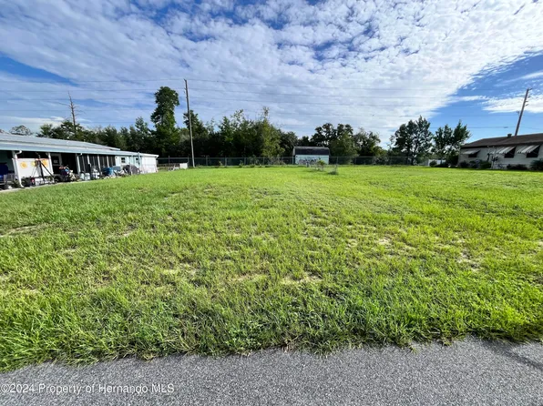 12243 Fairway Ave, Brooksville, FL 34613