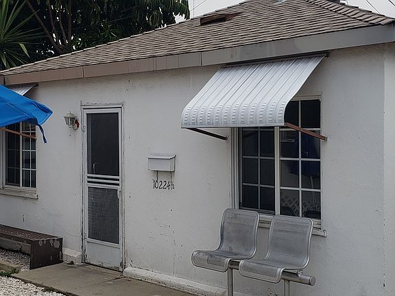 5th image of 10224 Stanford Ave