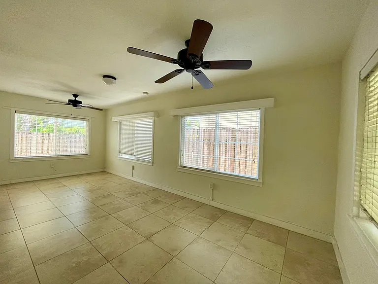 12 S Ocean Breeze #1 — Photo 19