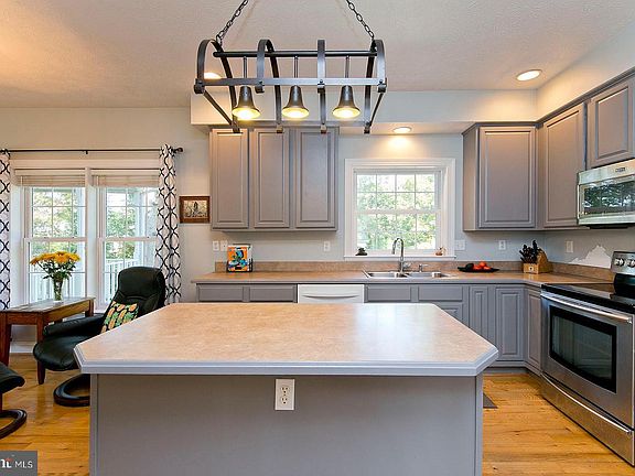 5th image of 125 Maverick Ct
