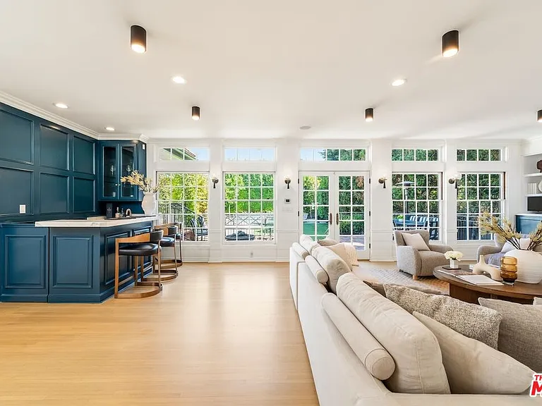 628 N Sierra Dr — Photo 4