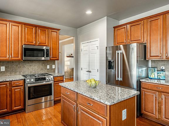 4th image of 407 Thistle Dr