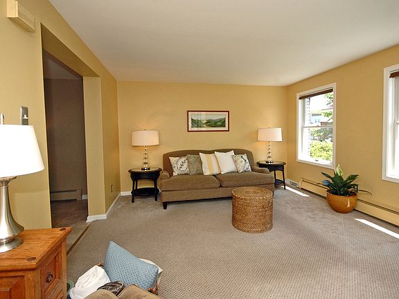 3rd image of 37 Evergreen Ave