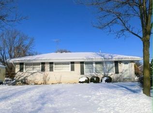 6063 Oakwood Ln, Greendale, WI 53129