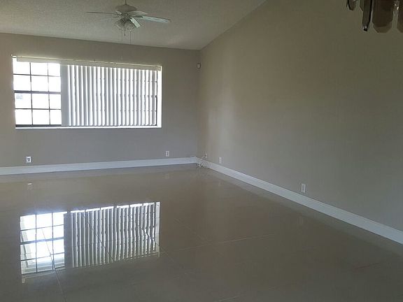 2nd image of 619 Deauville Ct