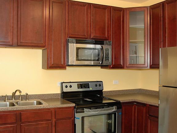 3rd image of 7123 S Euclid Ave #104