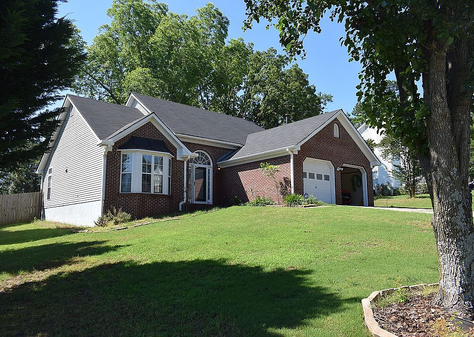 1st image of 405 Madison Chase Dr
