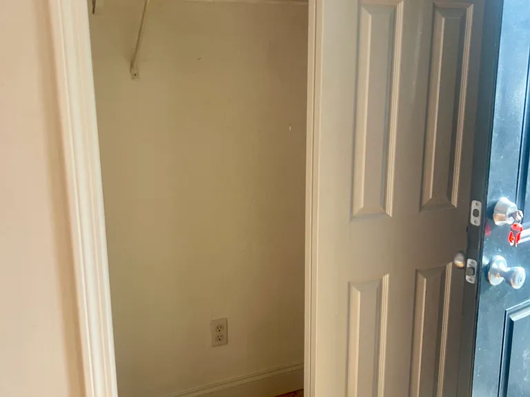 23 Kenmore St — Photo 4