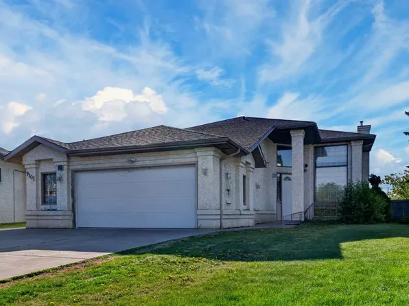 9105 NE Crystal Lake Dr, Grande Prairie, AB T8X 1J3