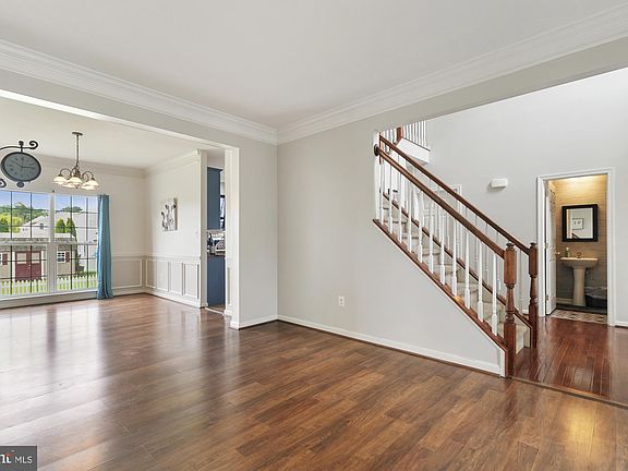 3rd image of 104 Lea Ave