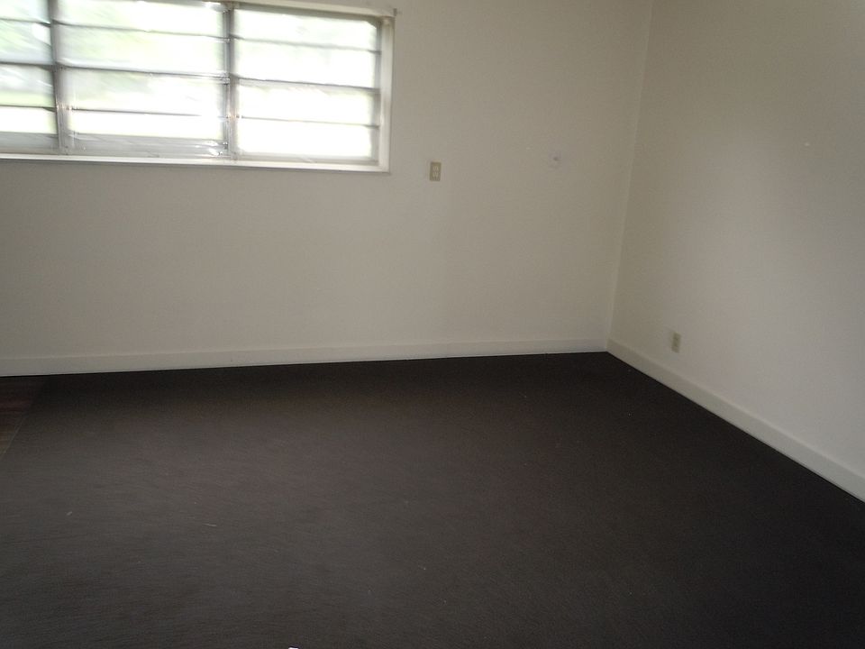 2nd image of 730 Demaret Dr