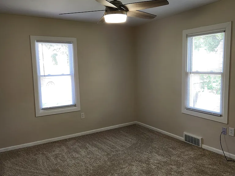 2538 Revere Ave — Photo 7