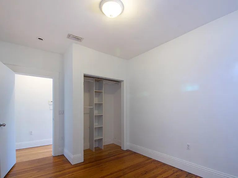 336 SW 18th Ter — Photo 13