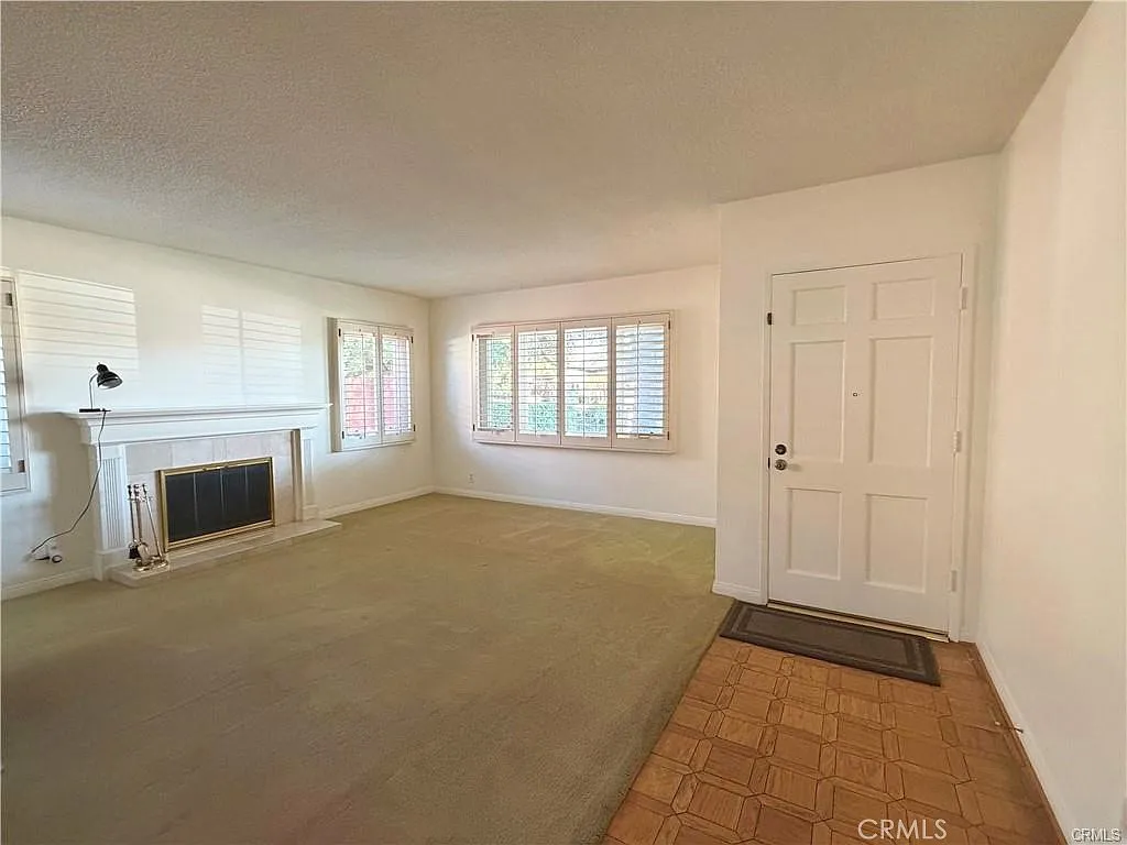 4 bed, 1570 sqft, $4,000 — Photo 4