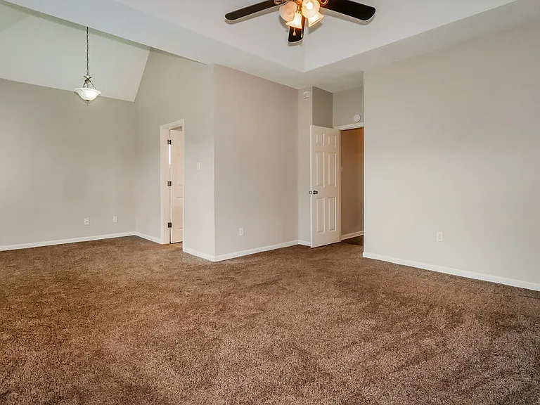 5820 Lillian Bend Dr — Photo 9