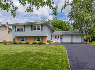 2S121 Churchill Ln, Glen Ellyn, IL 60137