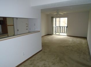 7950 N Hickory St APT 10, Kansas City, MO 64118