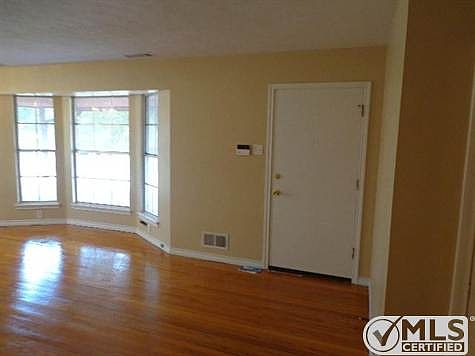 1st image of 3005 S Glenbrook Dr