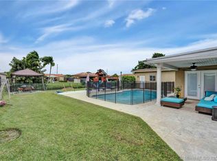 9271 SW 16th St, Miami, FL 33165