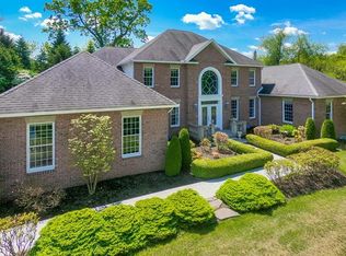 214 Locust Valley Rd, Greensburg, PA 15601