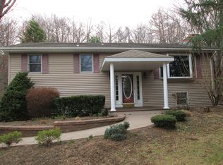 11 Chinquapin Ave, East Greenbush, NY 12061