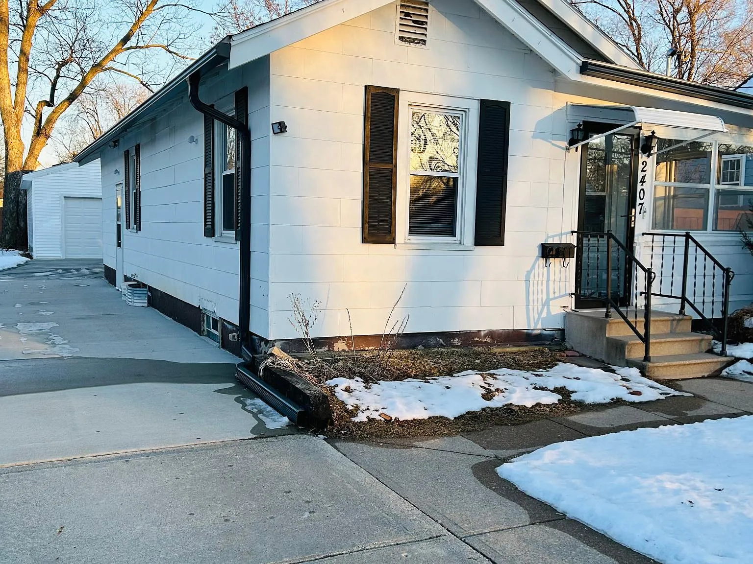 2 bed, 852 sqft, $1,600 — Photo 2