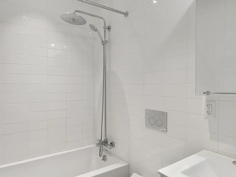 218 E 74th St #5R — Photo 5