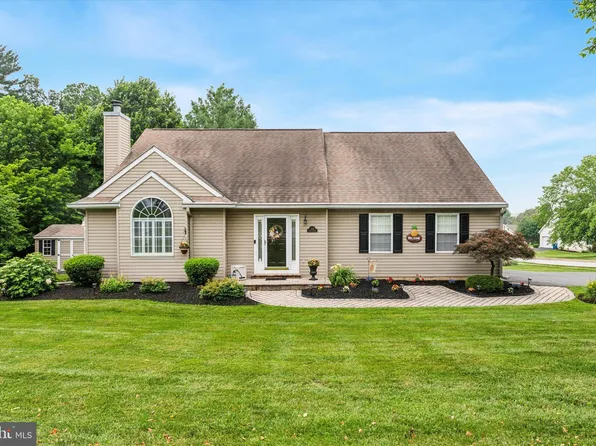 302 S Brookside Dr, Oxford, PA 19363