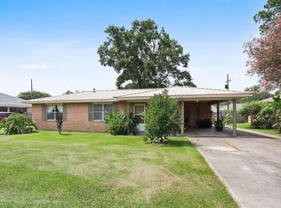 1122 E Dawn St, Gonzales, LA 70737
