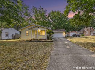 102 Sluyter St SE, Kentwood, MI 49548