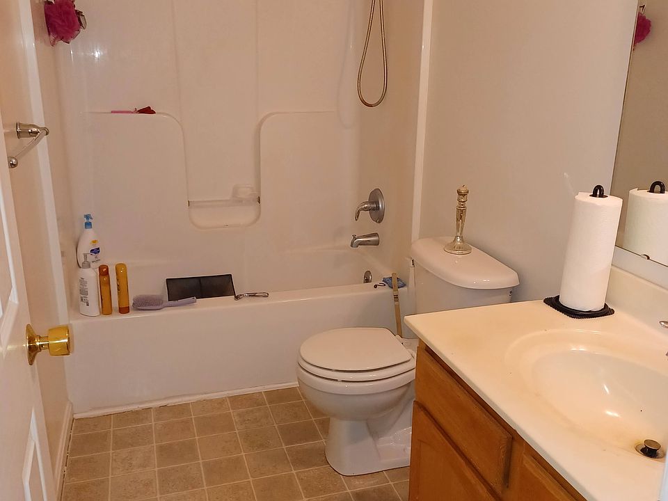 1st image of 502 Ross Ave #B