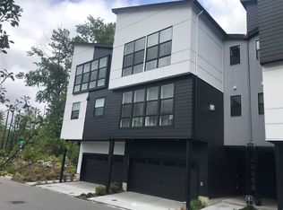 2405 217th St SE #B, Bothell, WA 98021