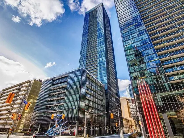 101 Charles St E, Toronto, ON